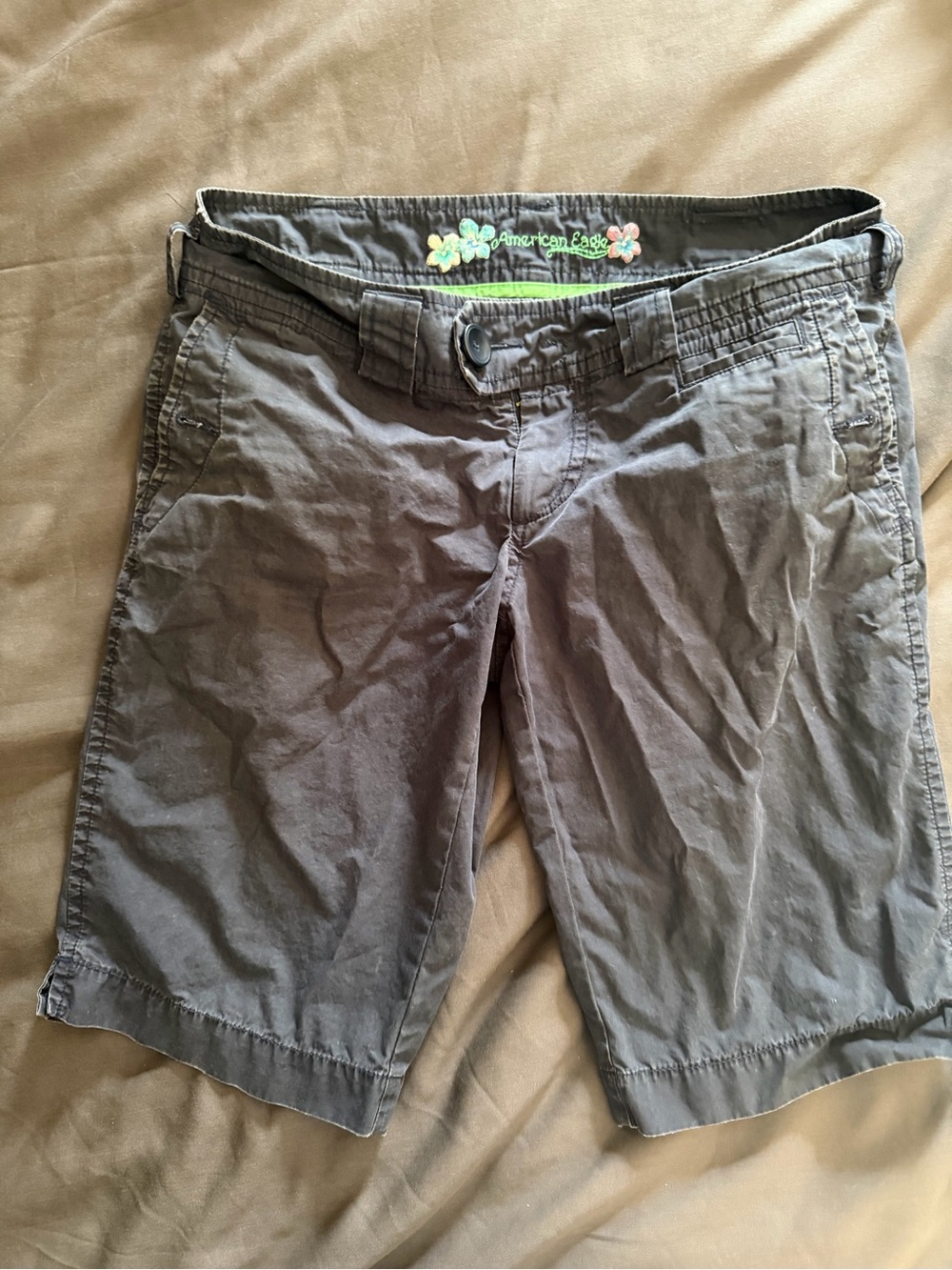 American Eagle Navy  Casual Bermuda Shorts sz 2